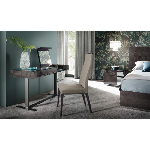 AL. HER fésülködőasztal