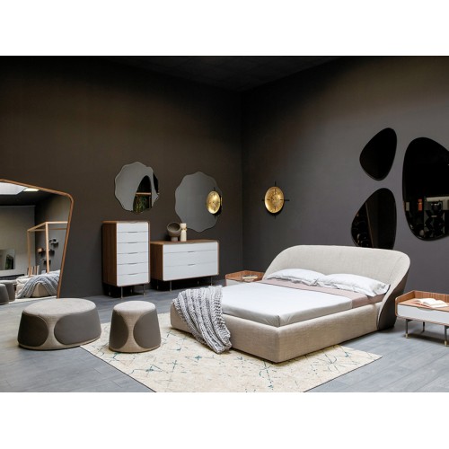 Ton. Mama franciaágy