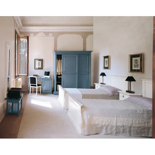 Ton. Cleopatra gardróbszekrény