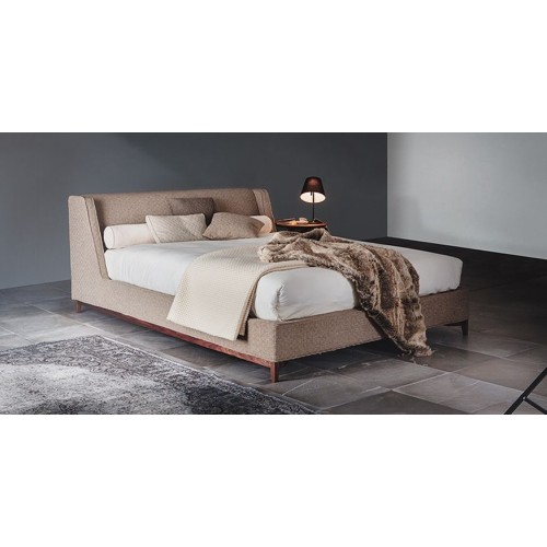 VIB. Queen franciaágy