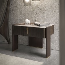 Cat. Julian éjjeliszekrény